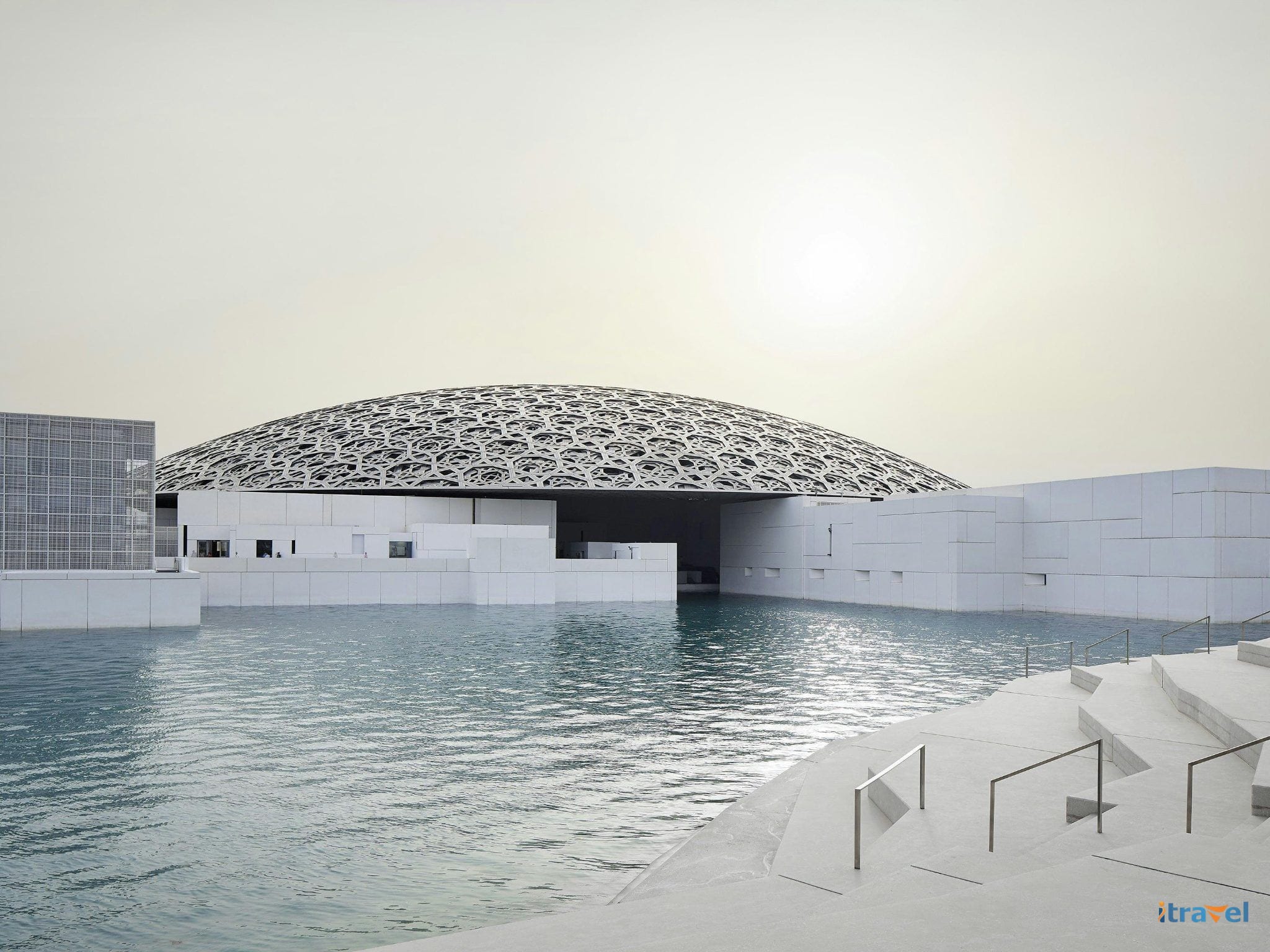 Day trip from Dubai to Abu Dhabi for a city tour