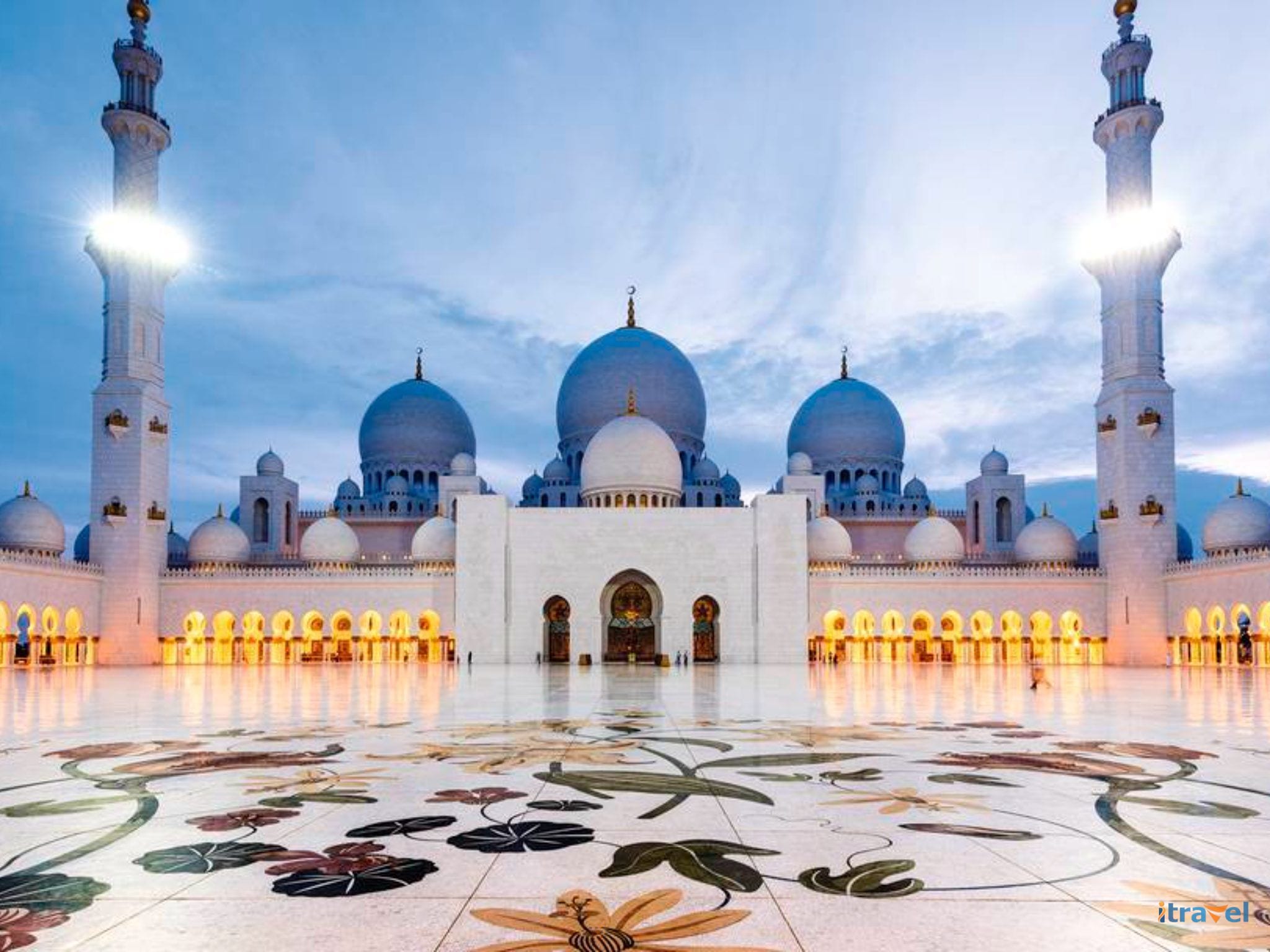 Sheikh Zayed Grand Mosque during an Abu Dhabi city tour from Dubai
